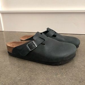 Birkenstock Boston oiled black leather. Size 39.